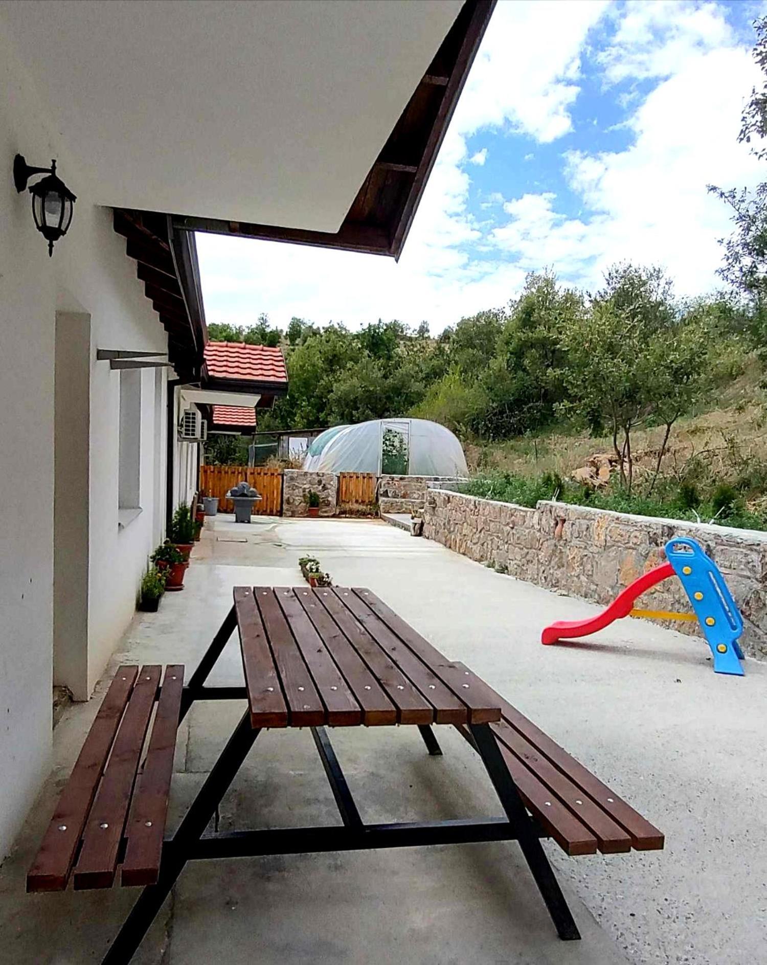 Lesnovo House Tomevski Exteriör bild